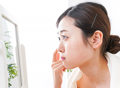 リンパの流れと自律神経を整えて顔のむくみを解消します