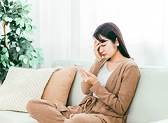 眼精疲労が起きる原因について